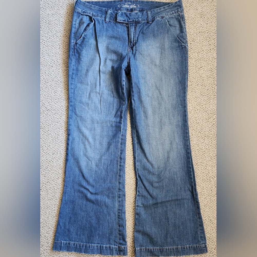 🦋 NWOT Flare Jeans